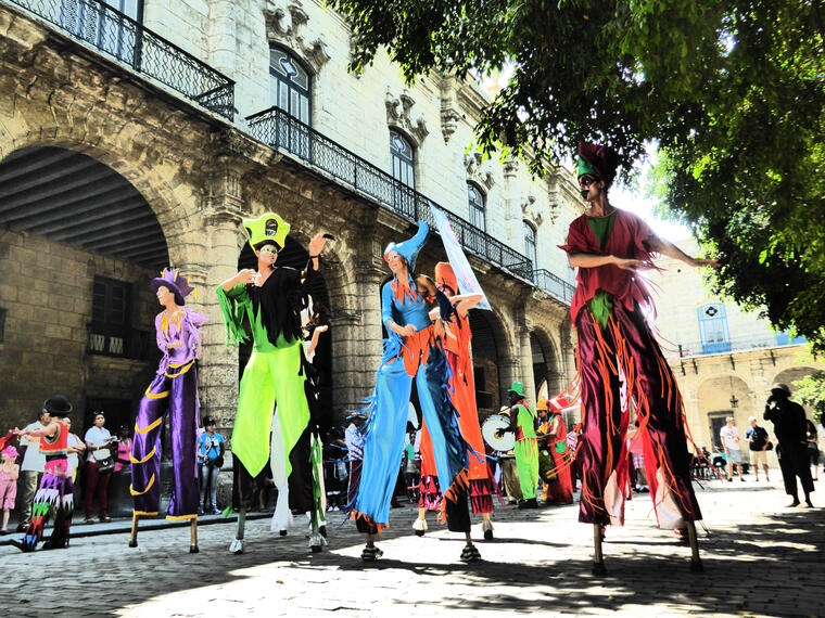 Moko Jumbie – Festival in Havana Moko Jumbie – Festival in Havana
